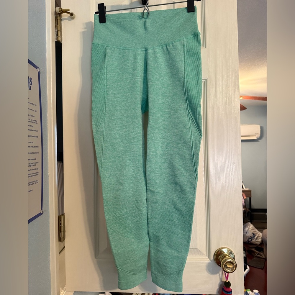 All in Motion Green Leggings Soft Tapered Fit